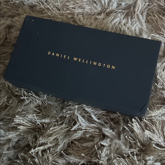 Classic Black and Gold Watch Used like New - Picture 5 of 5